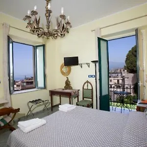 Gaia ** Taormina